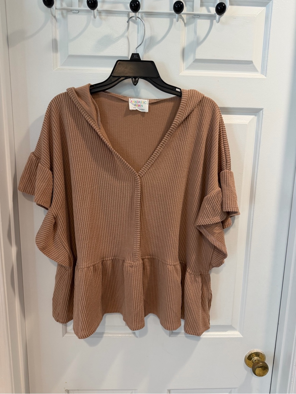 NWOT Fantastic Fawn Ribbed V-Neck Ruffle Sleeve Top  w Hood Taupe Sz L